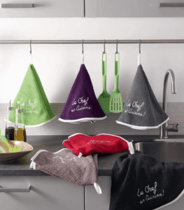 6 round tea towels in embroidered cotton