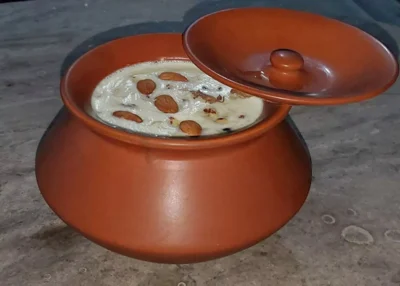 Glazed earthen clay handi pot with lid, 12x11cm