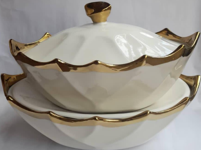 white ceramic serving bowl set