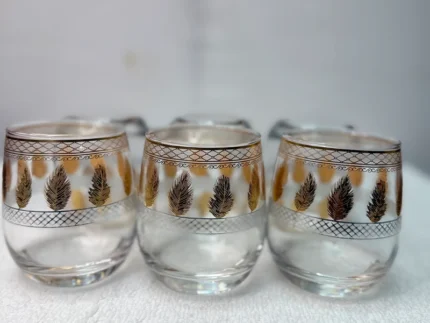 Luxury leaf design glass set