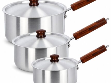 Saucepan Set with Wooden Handles – Luxury Premium 3 Piece Silver Metal Cooking Pot Set with Matching Lids, Deep Round Milk Pans, Long Brown Wooden-Style Handles, 2L, 2.5L & 3.5L Saucepans for Milk, Soups, Sauces, Gravy, Boiling & Everyday Kitchen Cooking